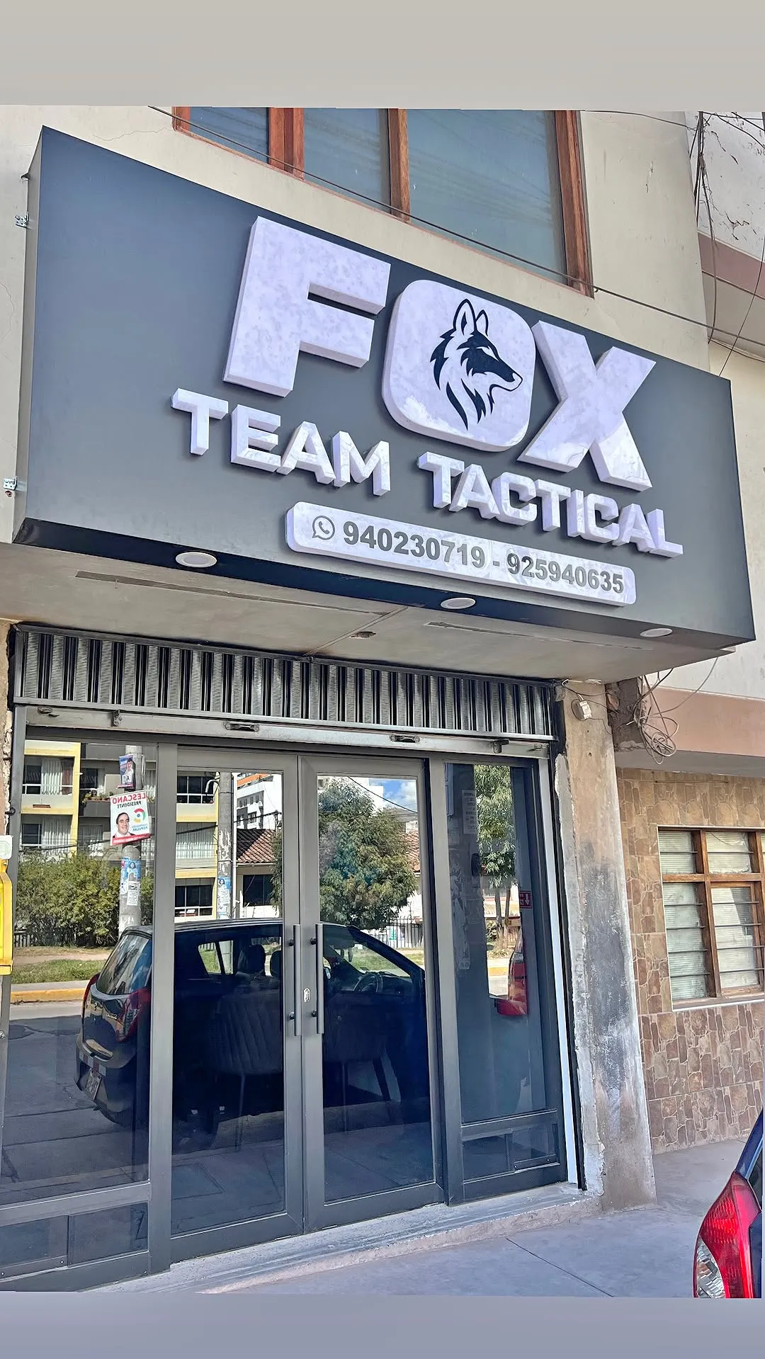 Fachada de la oficina de Fox Team Tactical en Cusco